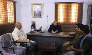 محافظ حضرموت يصل إلى مديرية عمد ويعقد لقاء بقيادة السلطة المحلية بالمديرية