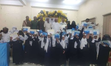 انتقالي حديبو يكرّم أوائل الطالبات في مجمع الكويت التربوي للبنات