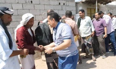 رئيس انتقالي لحج يؤدي واجب العزاء في استشهاد الجنديان البطلان مجدي أنور ورضوان فاضل