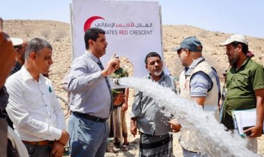 مدير عام غيل باوزير يستقبل مدير عام المياه ويدشّنان الضخ التجريبي لبئر مياه الشرب بحقل الرقبة بمنطقة العيون