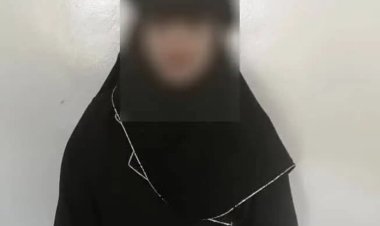 أمن العاصمة عدن يُلقي القبض على امرأة متهمة بسرقة مجوهرات الطالبات بالمدارس الأهلية.