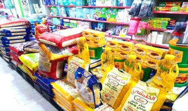 ارتفاع جديد لأسعار المواد الغذائية في العاصمة عدن ومواطنون يطالبون الصناعة والتجارة بالتدخل