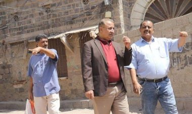 فريق التوجيه والرقابة الرئاسي يتفقد قصور السلطنة العبدلية التاريخية بمحافظة لحج