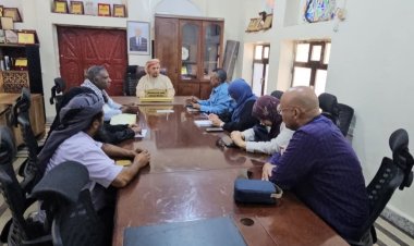 محافظ سقطرى يلتقي فريق منظمة الصحة العالمية لمتابعة مشروع "صحة ساقطري" بدعم من مؤسسة إرث زايد