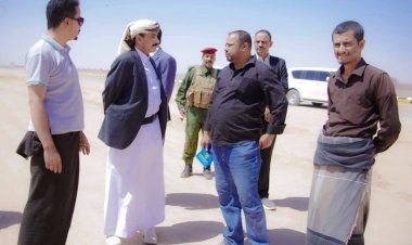 محافظ شبوة يتفقد مستوى إنجاز مشروع تأهيل المدخل الغربي لمدينة عتق ويؤكد على أهمية التنفيذ بالجودة والوقت المحدد