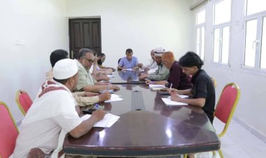 اجتماع يناقش تنفيذ المسوحات الاقتصادية السنوية لعام 2025م بمديرية الشحر