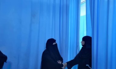 الوكيل المساعد لشؤون المرأة بالمحافظة تزور الشرطية المصابة وفاء عبده سليمان وتنقل تحيات المحافظ