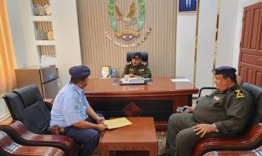 مدير عام شرطة شبوة" يناقش تعزيز قدرات خفر السواحل لضمان أمن سواحل المحافظة