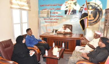 فريق التوجيه والرقابة الرئاسي يلتقي رئيس تحالف "عماد" بالمكلا