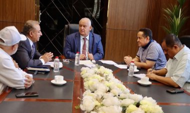فريق التوجيه والرقابة الرئاسي يبحث مع وزير الخدمة المدنية أوضاع الوظائف والتسويات بمحافظة لحج