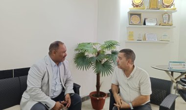 الجمحي يلتقي المدير الإقليمي لمؤسسة يمان بعدن لمناقشة تدخلاتهم الجديدة في القطاع الصحي بساحل حضرموت