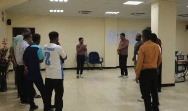 منظمة "Helpcode : تواصل الجلسات التدريبية لمدربي الفرق الشعبية وممثلي مكتب الشباب والرياضة بعدن.