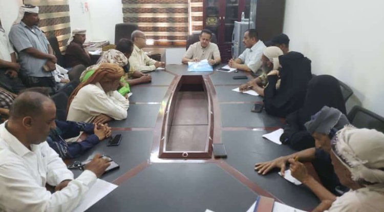 فريق التوجيه والرقابة الرئاسي يعقد لقاءً مشتركًا مع قيادتي الانتقالي والسلطة المحلية في تبن