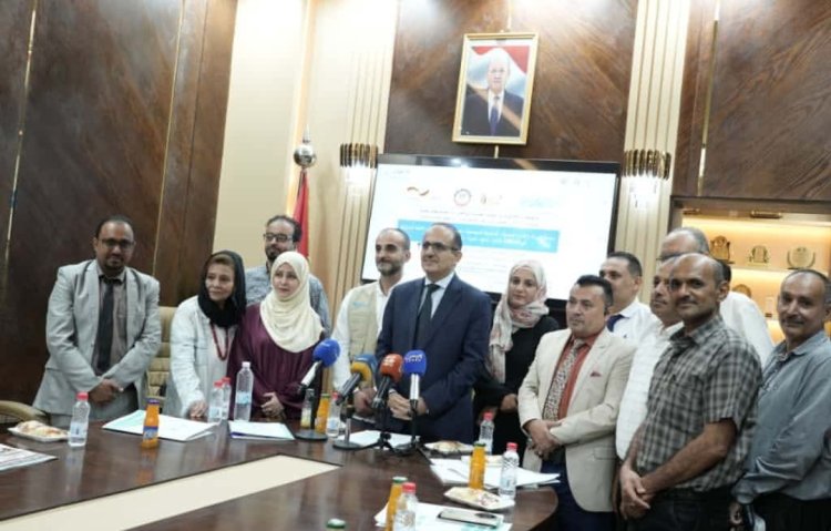 وزير الصحة يدشن البرنامج التدريبي لرفع قدرات الكوادر الصحية في عدد من المحافظات