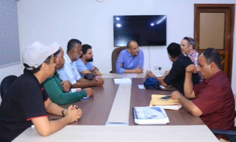 باخبيرة يناقش مع اوكسفام تقييم مشروع تأهيل محطة صرف صحي وتنفيذ مشاريع جديدة في خورمكسر