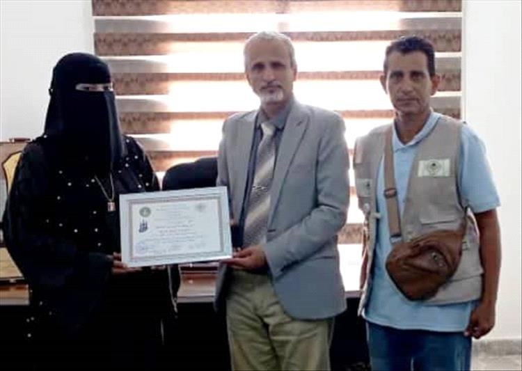 مؤسسة امل تكرم الوكيل الشبحي تقديرا لدعمه الانسان ورعايته للايتام