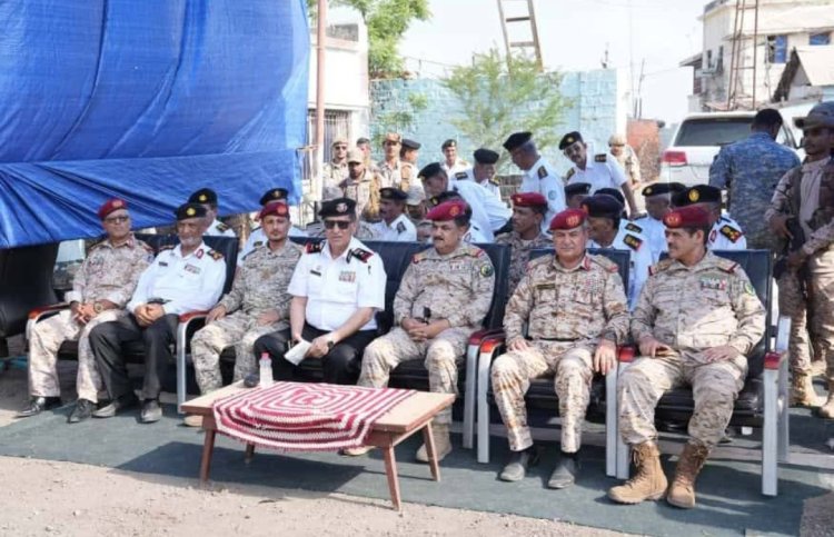 وزير الدفاع يتفقد جاهزية القوات البحرية والدفاع الساحلي