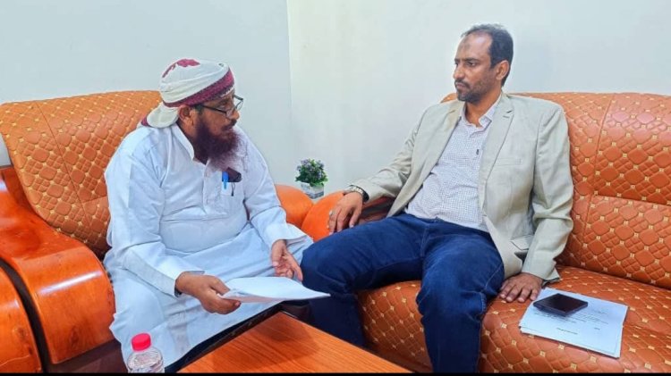 الوكيل الأول للمهرة يناقش تطوير ميناء نشطون وتعزيز موارده المالية