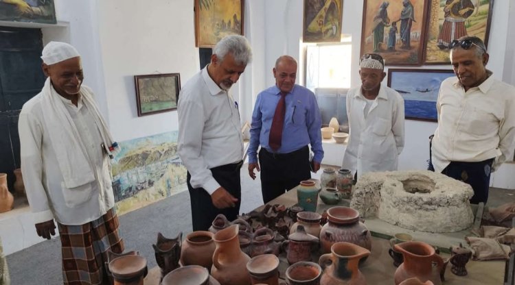 فريق التوجيه والرقابة الرئاسي يزور المركز الثقافي بغيل باوزير