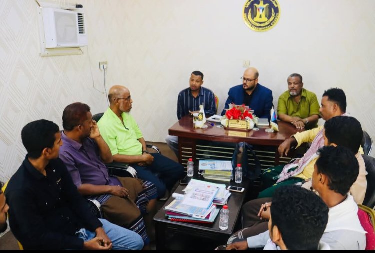 نائب رئيس انتقالي حضرموت يبحث مع رئيس نادي حضرموت للصم سبل دعم الأنشطة الرياضية لهذه الشريحة