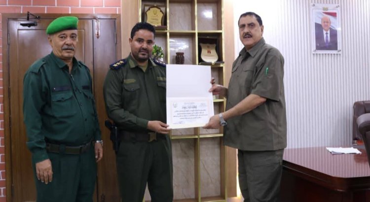 مدير أمن العاصمة عدن يكرم عدداً من الضباط والمنتسبين المتميزين في تنفيذ المهام الأمنية