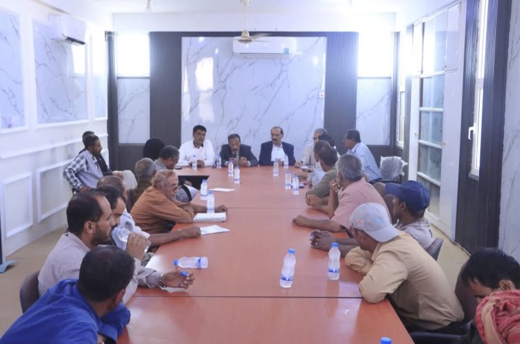 فريق التوجيه والرقابة الرئاسي يلتقي المكتب التنفيذي بمديرية عتق