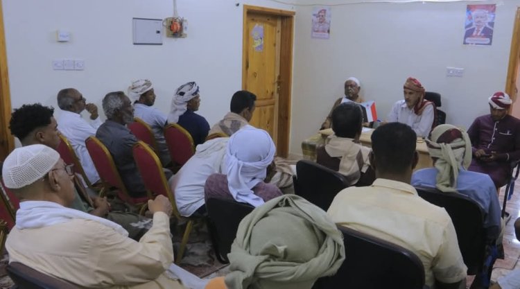 انتقالي سيئون يناقش مع رؤساء اللجان المحلية الترتيبات الخاصة بفعالية 14 أكتوبر في شبام