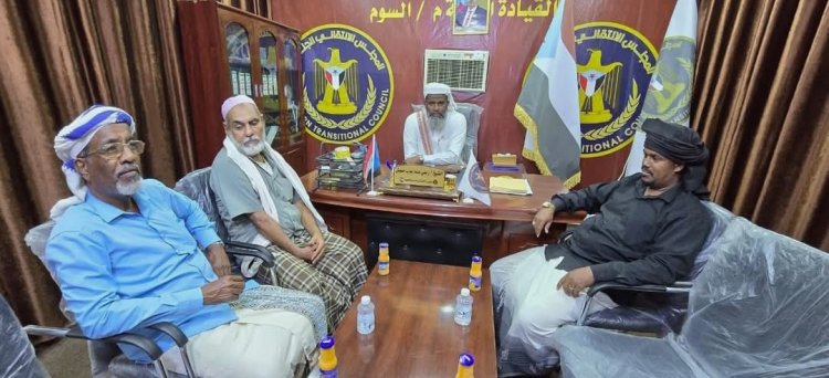 انتقالي السوم يطلع على أوضاع مدرسة ذوي الاحتياجات الخاصة بالمديرية