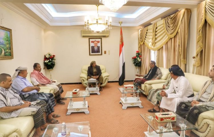 محافظ حضرموت يصل سيئون ويناقش الأوضاع الخدمية والأمنية مع قيادات السلطة المحلية والعسكرية