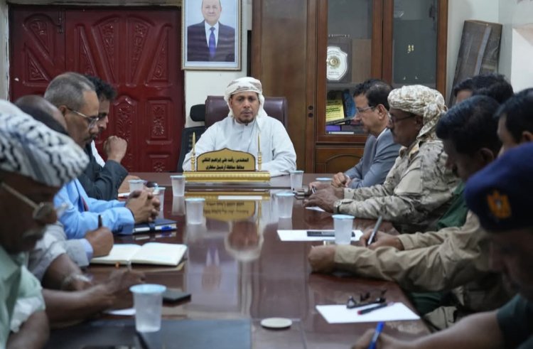 سقطرى .. لقاء برئاسة المحافظ الثقلي يناقش الترتيبات النهائية للاحتفاء بالذكرى الـ62 لثورة 14 أكتوبر المجيدة