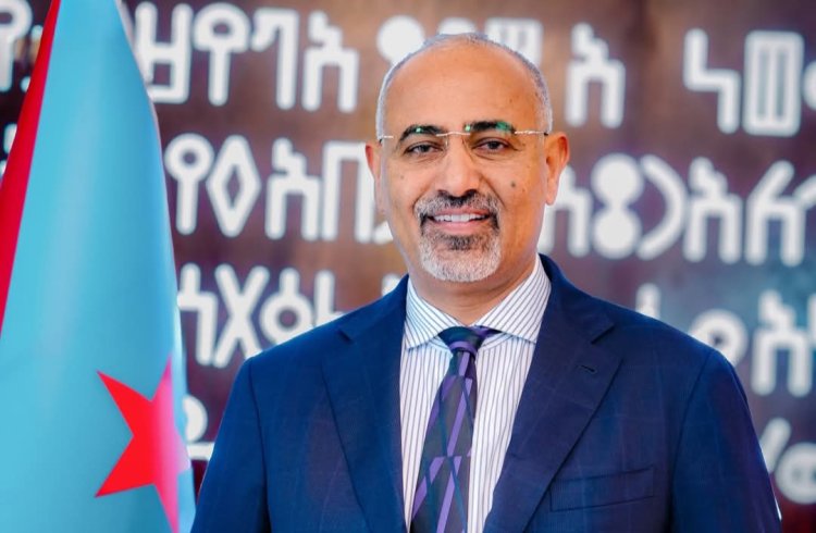 الرئيس الزُبيدي يوجّه كلمة مهمة لشعب الجنوب في الداخل والخارج بمناسبة الذكرى 62 لثورة 14 أكتوبر المجيدة