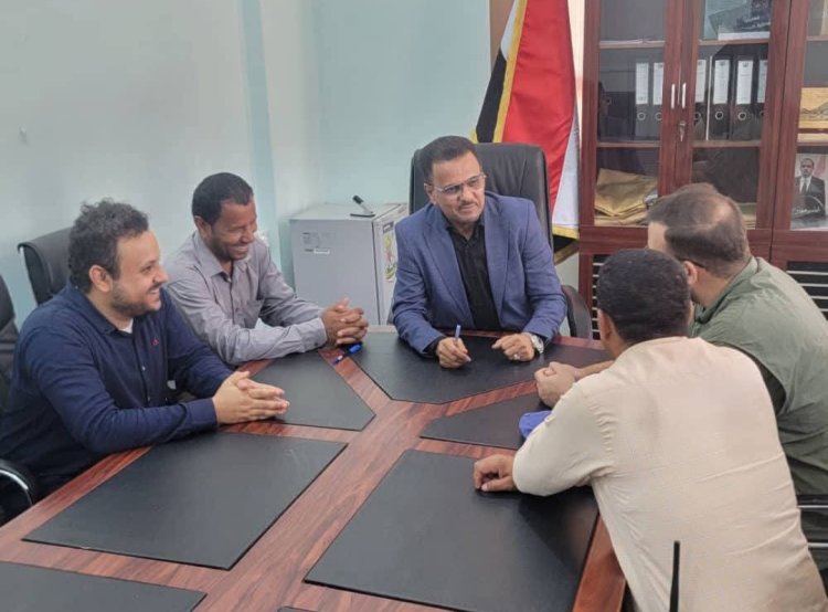 الأمين العام لمحلي حضرموت يبحث مع مدير برنامج الغذاء العالمي دعم تدخلات البرنامج لتطوير مركز الإنذار المبكر بالمحافظة
