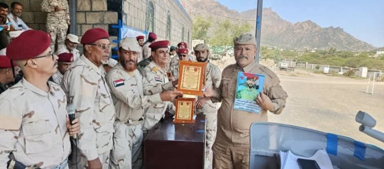 الضالع : بالتزامن مع ذكرى أكتوبر، اللواء الأول صاعقة يكرّم أسر الشهداء وفاءً لتضحيات ذويهم الأبطال