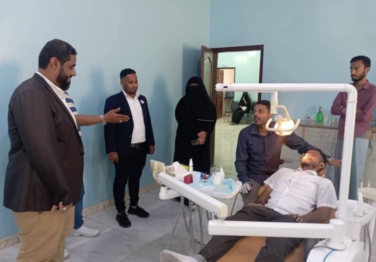 مدير دائرة الصحة المدرسية بالمحافظة يستقبل مدير مستشفى هيا اليحيا ويطلعه على الخدمات الصحية المدرسية فيها.