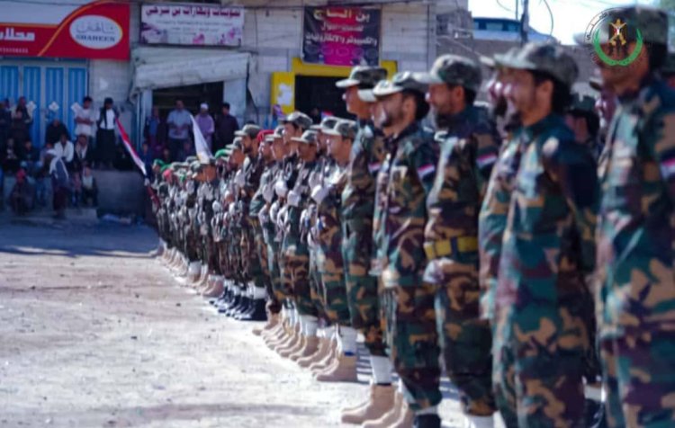 قوات الحزام في يافع تنظم عرضا عسكريًا لسرايا رمزية تزامنًا مع عيد أكتوبر المجيد