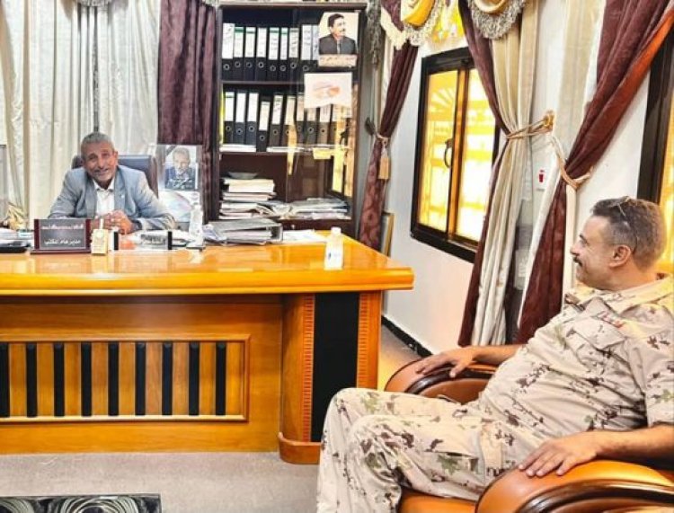 رئيس عمليات اللواء الثاني دفاع شبوة يتفقد مكتب تأمينات المحافظة