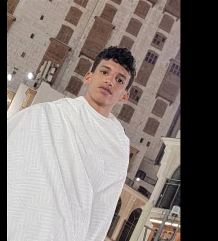 العثور على نجل مدير زراعة ساحل حضرموت مقتولًا داخل سيارته في المكلا