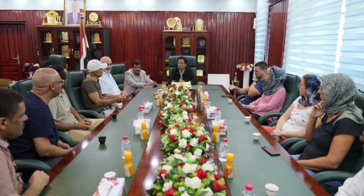 محافظ المهرة يستقبل الفريق الطبي لمنظمة "هامر فوروم" الألمانية المنفذة للمخيم الجراحي الثاني للأطفال ويشيد بجهودهم الإنسانية