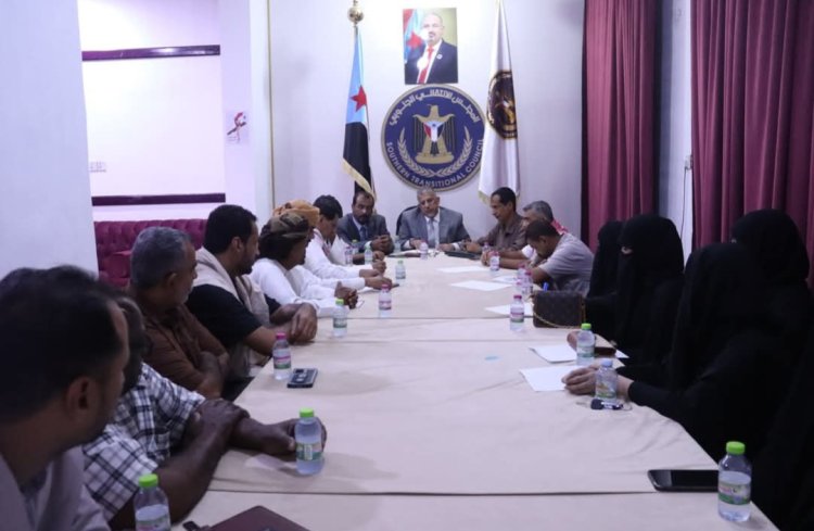 فريق التوجيه والرقابة الرئاسي يلتقي أعضاء الجمعية الوطنية ومجلس المستشارين بمديرية الغيضة