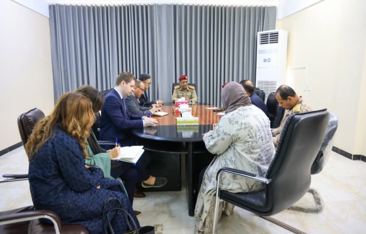 قائد المنطقة العسكرية الثانية يستقبل وفد مكتب المبعوث الأممي ويبحث معه مستجدات الأوضاع العسكرية والأمنية في حضرموت