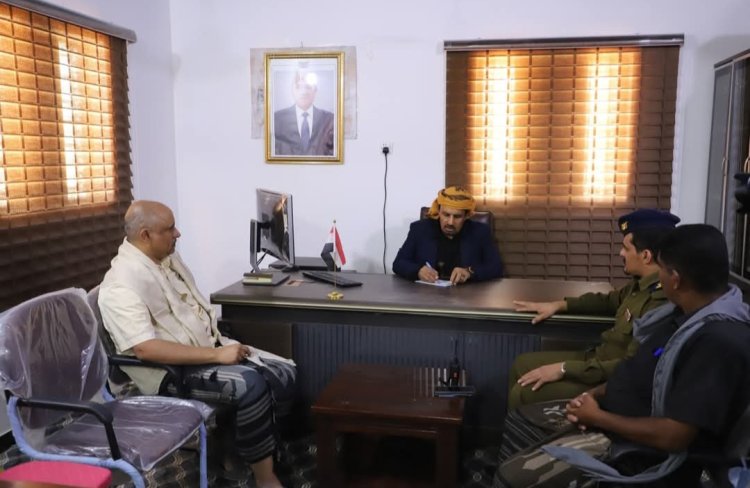 محافظ حضرموت يصل إلى مديرية عمد ويعقد لقاء بقيادة السلطة المحلية بالمديرية