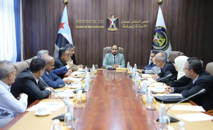 الأمانة العامة تناقش تقرير المشهد السياسي على الساحة الوطنية الجنوبية