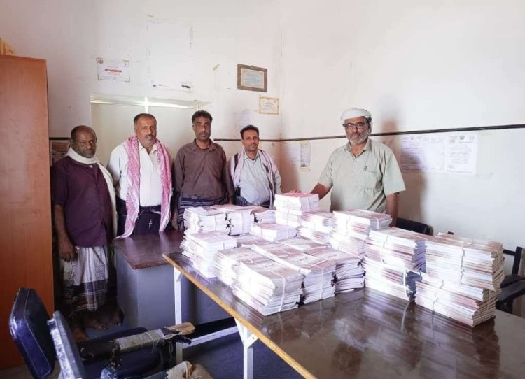 انتقالي عرماء يدعم مكتب التربية والتعليم بالمديرية بكمية من الكتب المدرسية