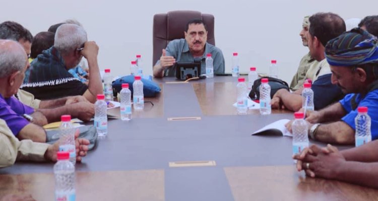 مدير أمن العاصمة عدن يلتقي اللجان المجتمعية لمديرية خور مكسر ويؤكد على مواصلة التنسيق والعمل المشترك