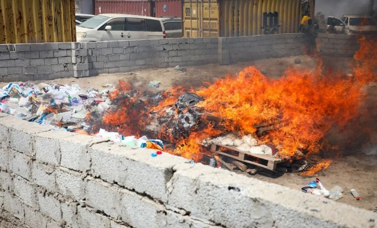 ‏النيابة الجزائية المتخصصة بعدن تتلف طنًّا و8 كيلو من المخدرات، ضبطتها الحملة الأمنية المشتركة في ساحل رأس العارة