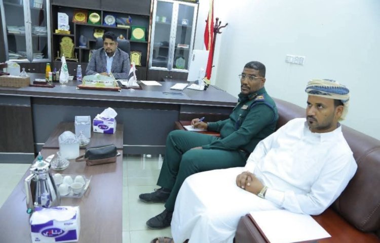 رئيس جامعة المهرة يترأس اجتماعاً للجنة المؤتمر العلمي عن المخدرات والمؤثرات العقلية ويناقش الانشطة المصاحبة لمؤتمر طرابلس 2025م.