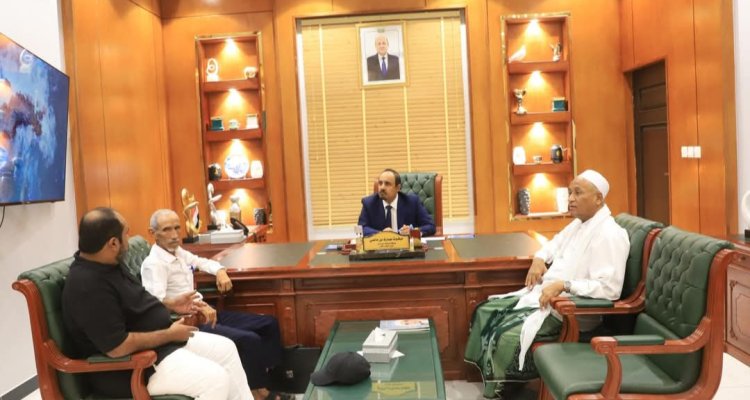 محافظ حضرموت يوجّه بزيادة مخصص كهرباء دوعن لتحسين الخدمة والتخفيف عن المواطنين