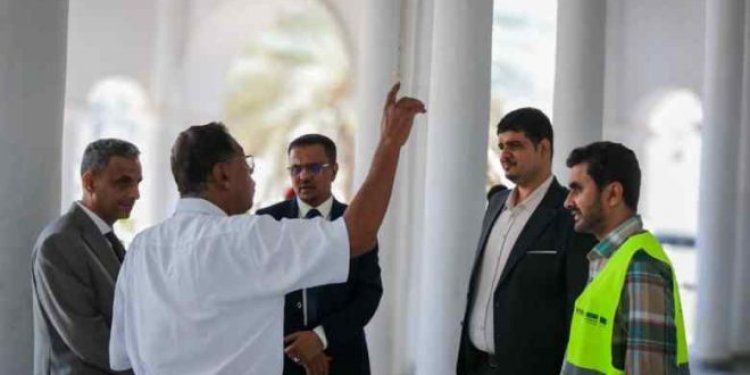 أمين عام محلي حضرموت ونائب وزير الإدارة المحلية يطلعان على جاهزية مبنى الإدارة المحلية بحضرموت