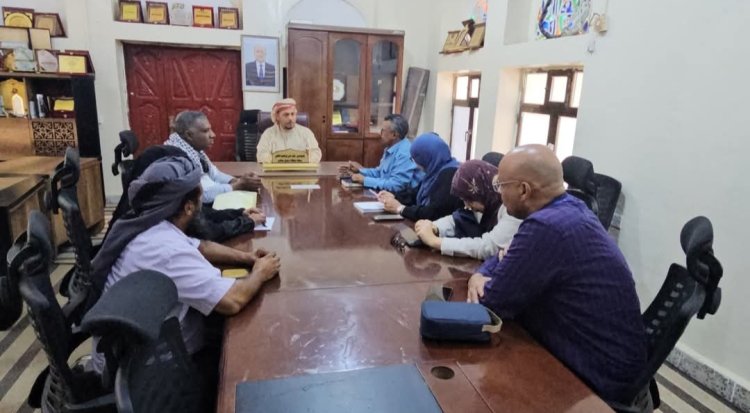 محافظ سقطرى يلتقي فريق منظمة الصحة العالمية لمتابعة مشروع "صحة ساقطري" بدعم من مؤسسة إرث زايد