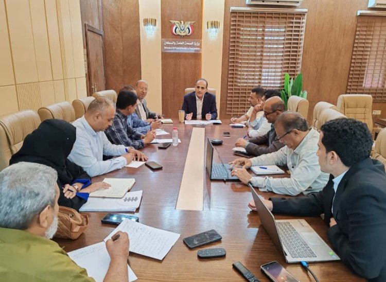 وزير الصحة يؤكد أهمية الإسراع في إنجاز استراتيجية الرعاية الصحية المجتمعية